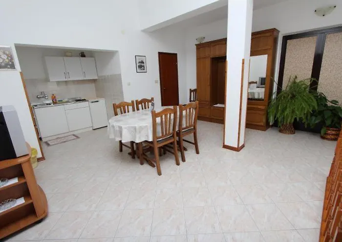 Πανσιόν Fabris Ρόβινι